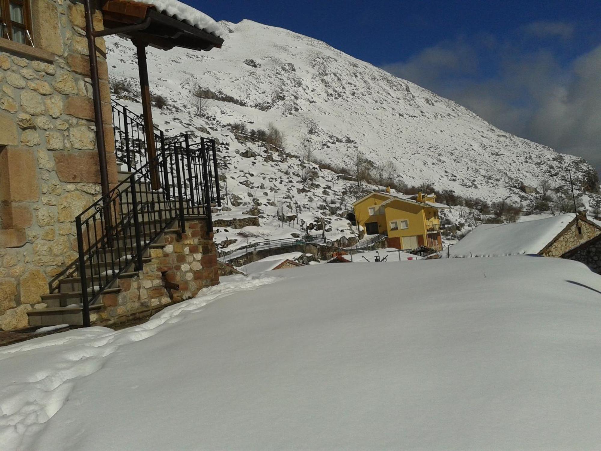 Apartamentos Rurales El Tio Pablo Picos De Europa Tresviso Bagian luar foto