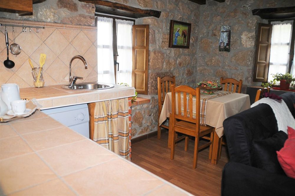 Apartamentos Rurales El Tio Pablo Picos De Europa Tresviso Bagian luar foto