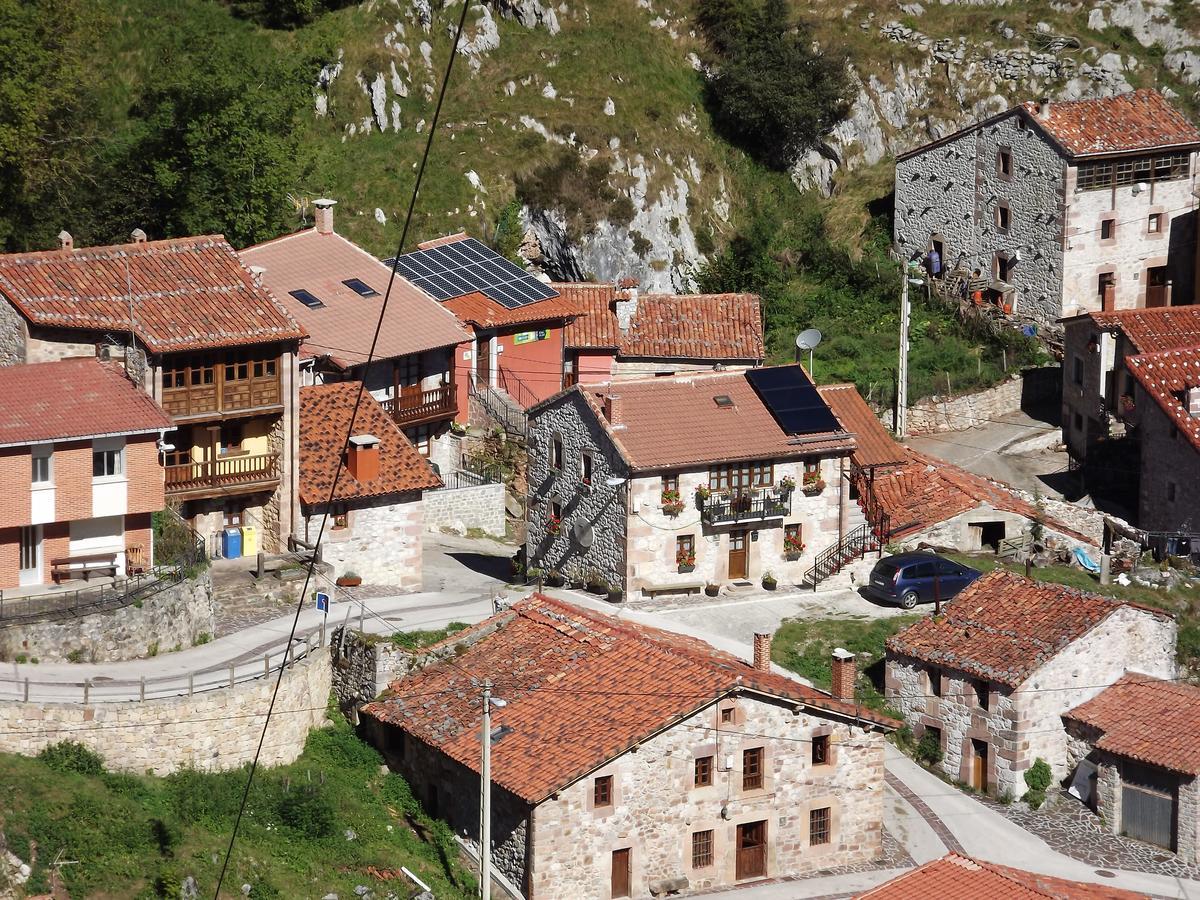 Apartamentos Rurales El Tio Pablo Picos De Europa Tresviso Bagian luar foto