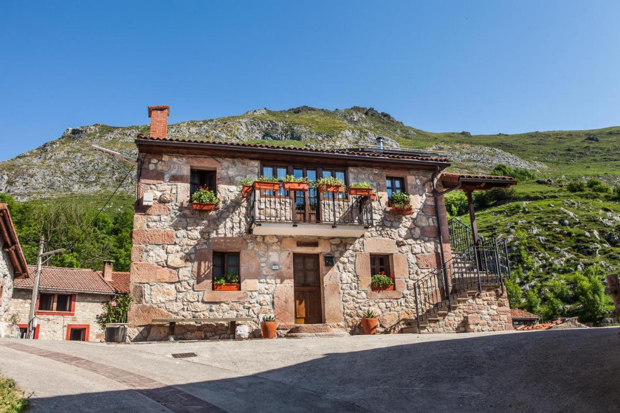 Apartamentos Rurales El Tio Pablo Picos De Europa Tresviso Bagian luar foto